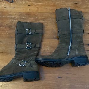 Green suede Born boots with silver buckles size10/42